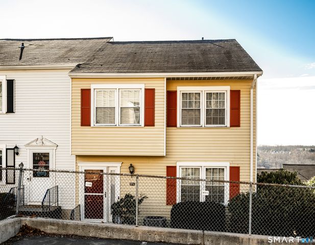 55 Mill Plain Road 17-6, Danbury, CT 06811