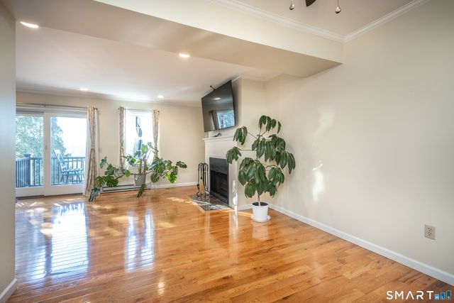 55 Mill Plain Road 17-6, Danbury, CT 06811