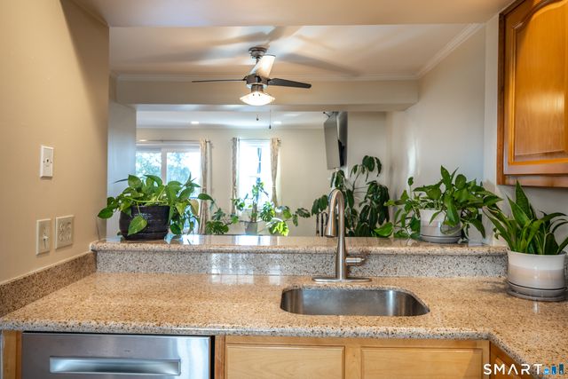 55 Mill Plain Road 17-6, Danbury, CT 06811