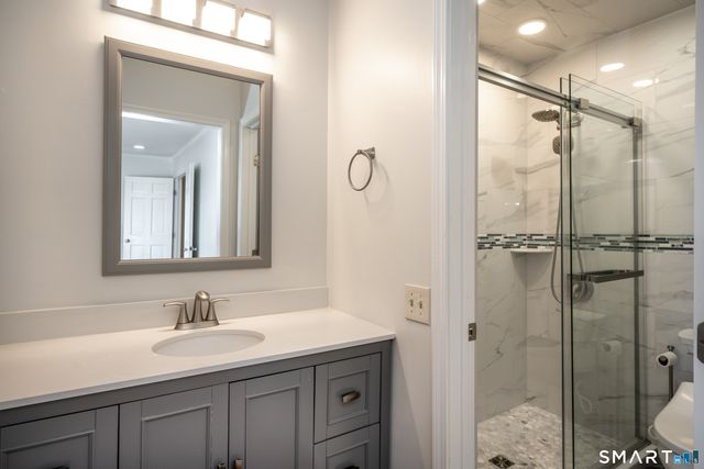 55 Mill Plain Road 17-6, Danbury, CT 06811