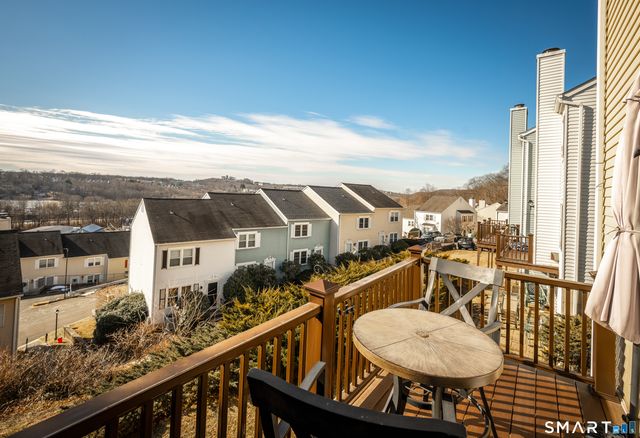 55 Mill Plain Road 17-6, Danbury, CT 06811