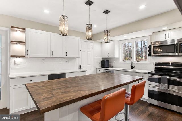 12906 COLBY DR, Woodbridge, VA 22192