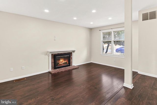 12906 COLBY DR, Woodbridge, VA 22192