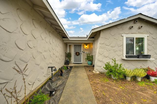 6443 Villa Dr, Sacramento, CA 95842