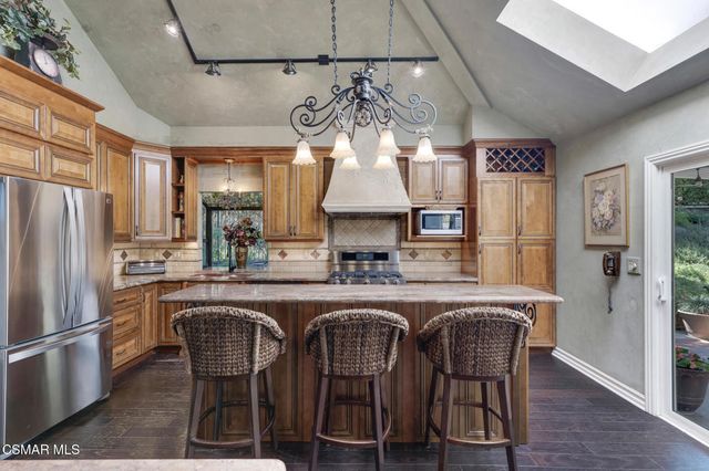 30049 Trail Creek Drive, Agoura Hills, CA 91301