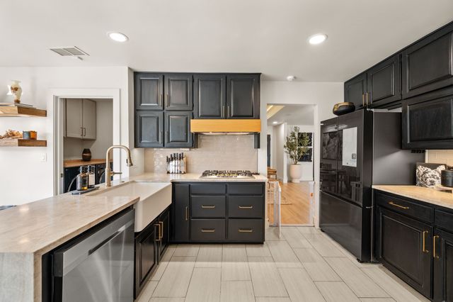 2403 N Carroll Avenue, Southlake, TX 76092