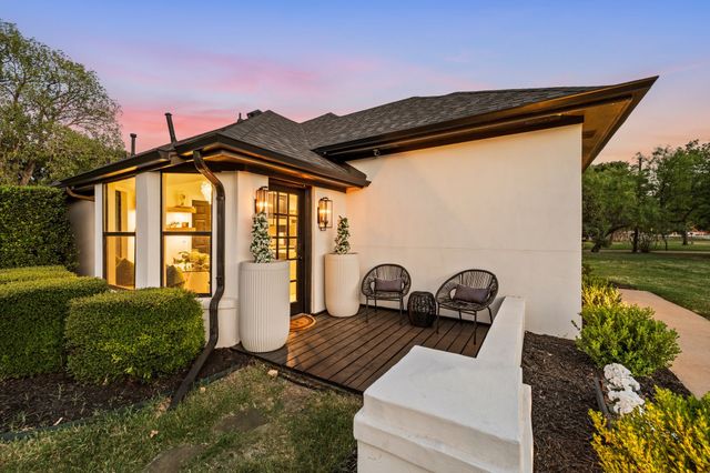 2403 N Carroll Avenue, Southlake, TX 76092