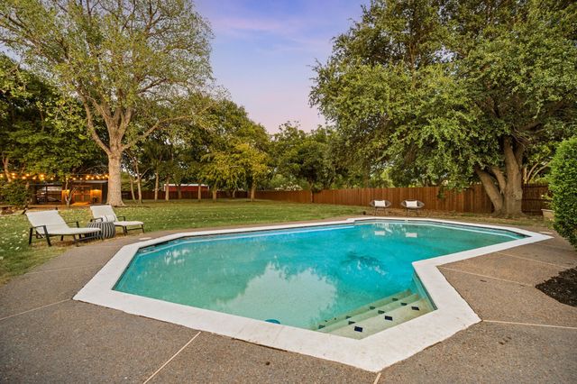 2403 N Carroll Avenue, Southlake, TX 76092