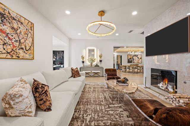 2403 N Carroll Avenue, Southlake, TX 76092