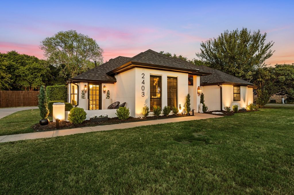 2403 N Carroll Avenue, Southlake, TX 76092