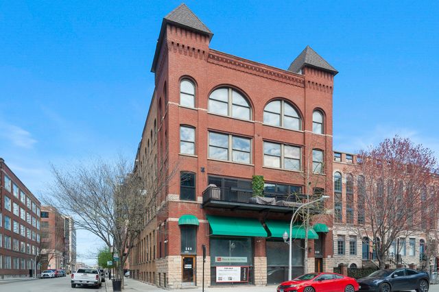 368 W Huron Street 3N, Chicago, IL 60654
