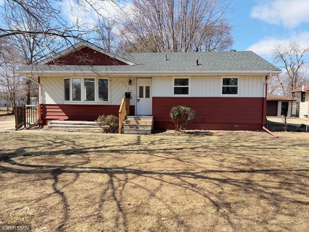 7113 Halifax Avenue N, Brooklyn Center, MN 55429