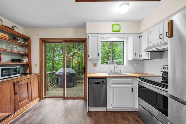 34 Rock Split Way, Wilmington, VT 05363