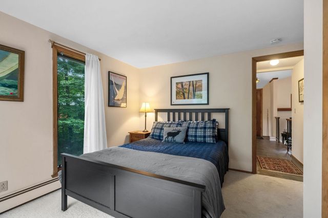 34 Rock Split Way, Wilmington, VT 05363