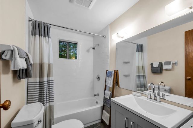 34 Rock Split Way, Wilmington, VT 05363