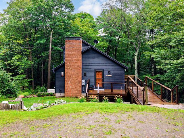 34 Rock Split Way, Wilmington, VT 05363