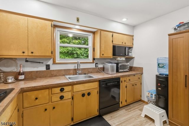 63 Valley Rd, Butler Boro, NJ 07405