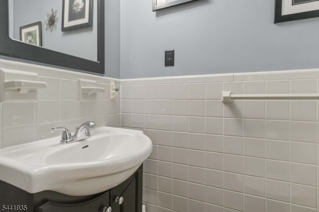 63 Valley Rd, Butler Boro, NJ 07405