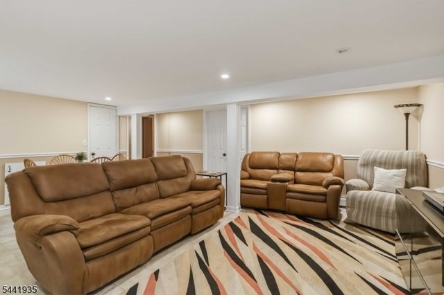 63 Valley Rd, Butler Boro, NJ 07405