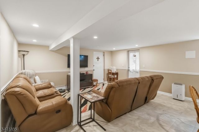 63 Valley Rd, Butler Boro, NJ 07405