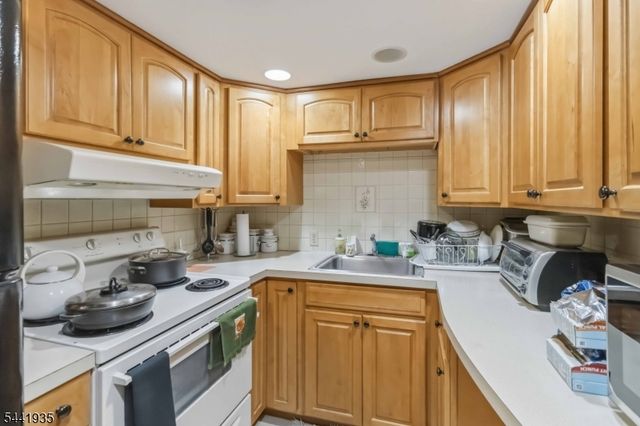 63 Valley Rd, Butler Boro, NJ 07405