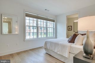 521 N WASHINGTON ST #201, Alexandria, VA 22314