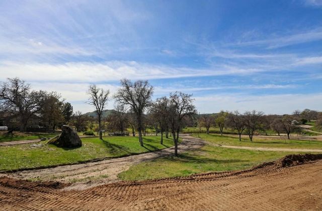 14788 Blue Oak Lane, Prather, CA 93651