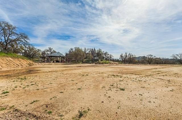 14788 Blue Oak Lane, Prather, CA 93651