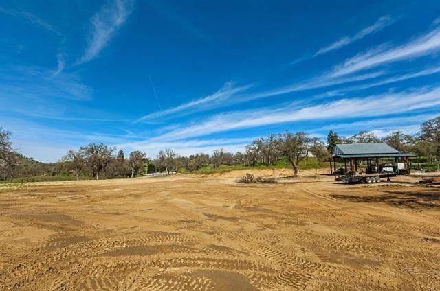 14788 Blue Oak Lane, Prather, CA 93651