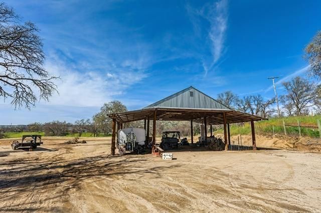 14788 Blue Oak Lane, Prather, CA 93651