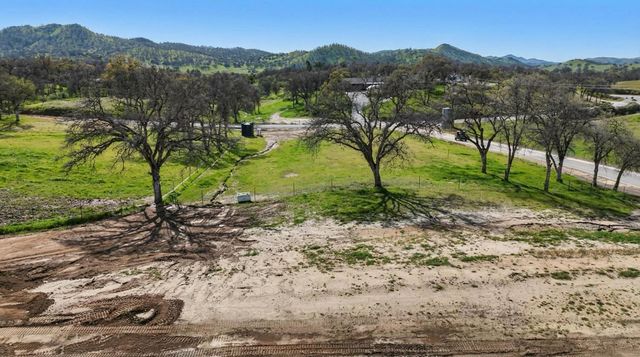 14788 Blue Oak Lane, Prather, CA 93651