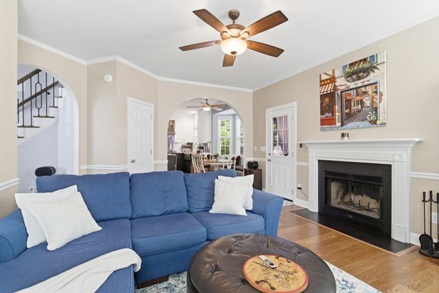 325 Jardinere Walk, Mount Pleasant, SC 29464