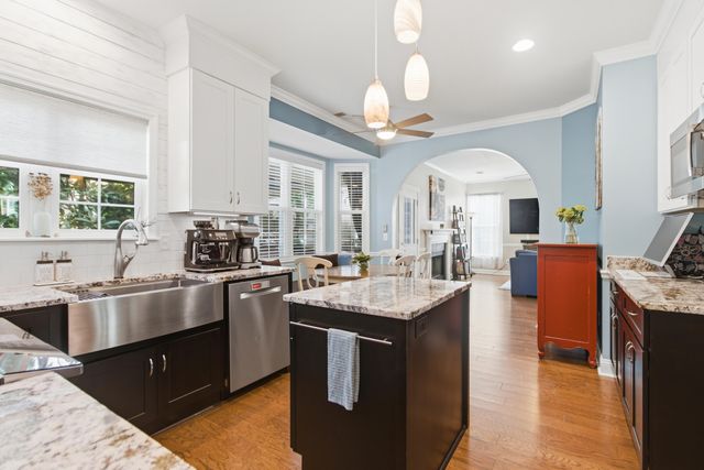 325 Jardinere Walk, Mount Pleasant, SC 29464