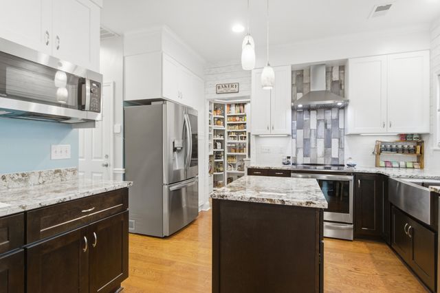 325 Jardinere Walk, Mount Pleasant, SC 29464