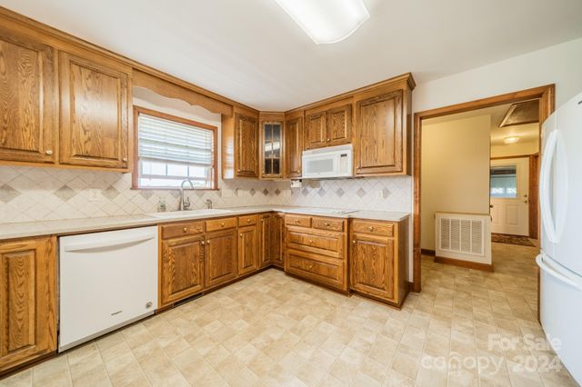 24686 Barbees Grove Road, Oakboro, NC 28129