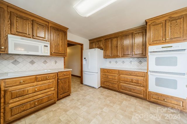 24686 Barbees Grove Road, Oakboro, NC 28129