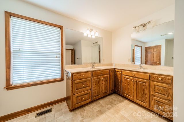 24686 Barbees Grove Road, Oakboro, NC 28129