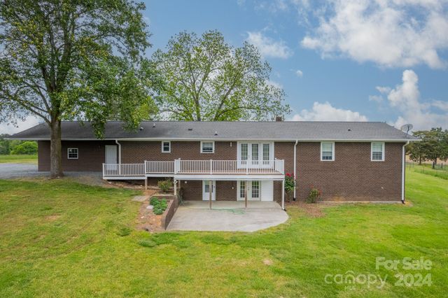 24686 Barbees Grove Road, Oakboro, NC 28129