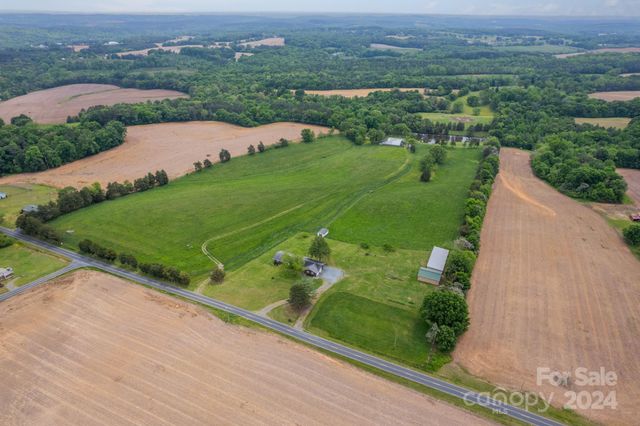24686 Barbees Grove Road, Oakboro, NC 28129