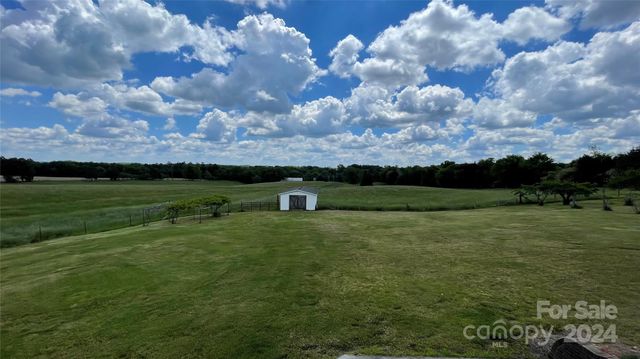 24686 Barbees Grove Road, Oakboro, NC 28129