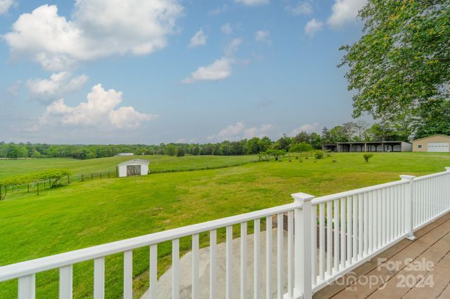 24686 Barbees Grove Road, Oakboro, NC 28129