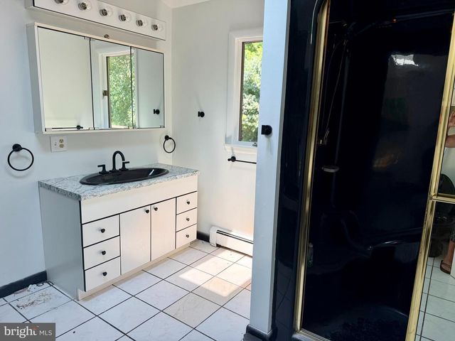 2123 LOCUST ST, Upper Chichester, PA 19061