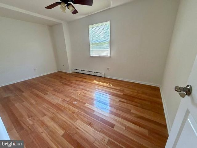 2123 LOCUST ST, Upper Chichester, PA 19061
