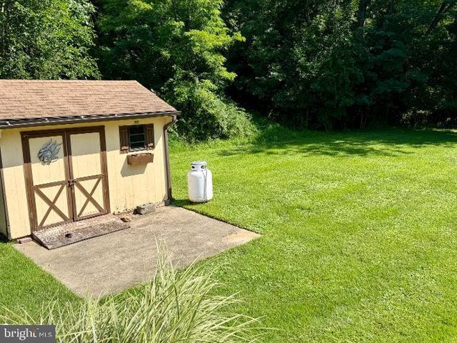 2123 LOCUST ST, Upper Chichester, PA 19061
