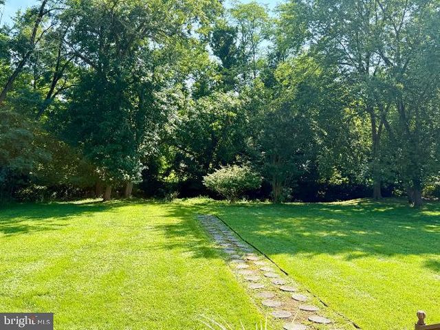 2123 LOCUST ST, Upper Chichester, PA 19061