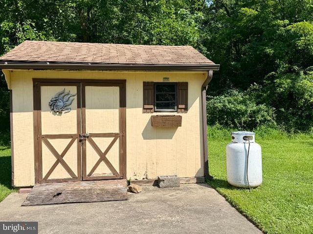 2123 LOCUST ST, Upper Chichester, PA 19061