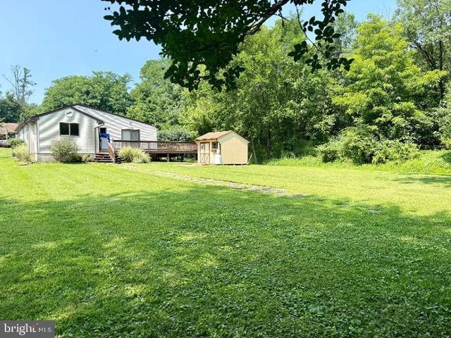 2123 LOCUST ST, Upper Chichester, PA 19061