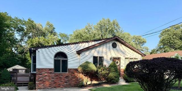 2123 LOCUST ST, Upper Chichester, PA 19061