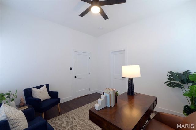 3186 Oak Hill Avenue, St Louis, MO 63116