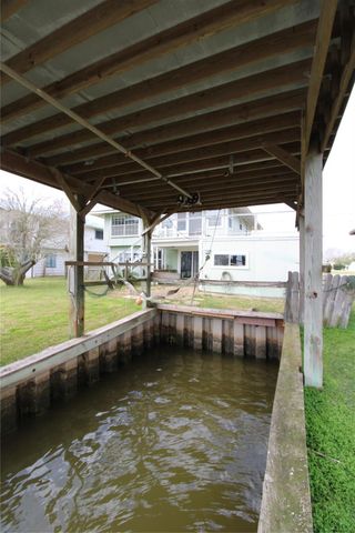 107 Admiral Lane, Freeport, TX 77541